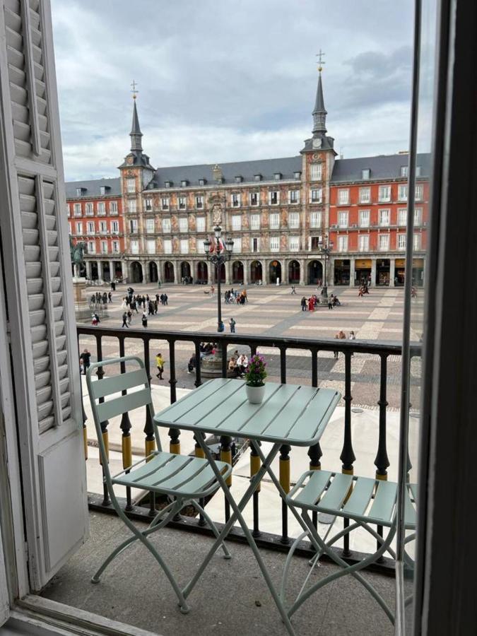 Plaza Mayor Madrid Exterior foto